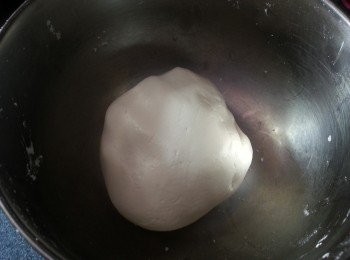 step6: 搓好後的粉糰用濕布蓋起防止吹乾