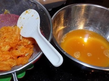 step3: 橘子果汁液完成。