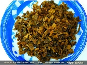 step5: 把泡軟後的梅干菜，分切成長寬各約1公分的大小。