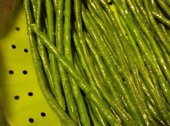 step4: 瀝乾水份後,準備寿司蓆。