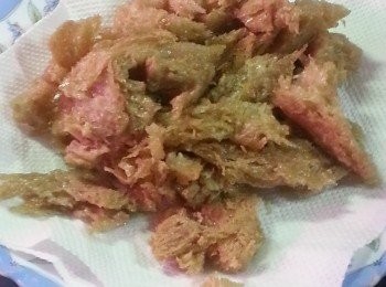 step6: 再用廚房紙吸去油份待用