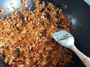 step11: 最後炒至乾身，放涼，入樽即可。
(由加入<span class="group_2">調味</span>料開始炒約15分鐘)