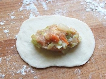 step13: 也可將麵皮擀成橢圓形