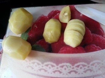 step1: 金奇異果洗淨後去皮切片