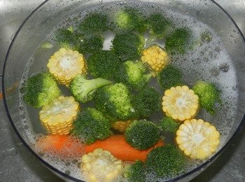 step3: 蔬果放入浸3-5分鐘