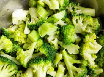 step4: 撈起放入涼水中，再瀝乾水分。