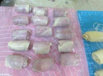 step4: 二次間醒10分再下一次桿捲(都是由短端捲起.)4.再醒10分,(此為第二次桿捲圖)