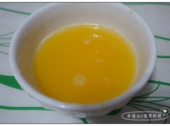 step1: 柳橙擠汁備用。