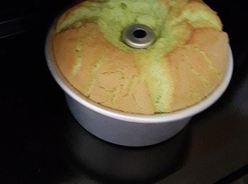 step5: 預熱焗爐180'c 10 min, 放入蛋糕糊以180'c焗26至28分鐘便可完成( 溫度因應每個焗爐已略有差別,所以在出爐後以一支竹籤刺入、如沒有沾上蛋糕糊現已表示完全熟透)