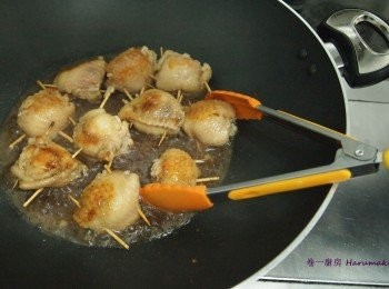 step4: 老抽1茶匙, 適量水, 雞粉併煮5分鐘