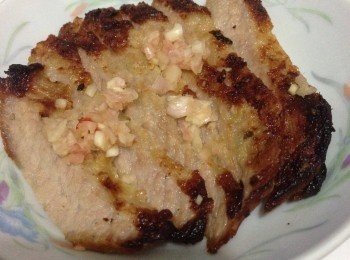 step2: 放入焗爐以220-250度火烤焗至兩面金黃香脆便可取出上碟切成一片片享用