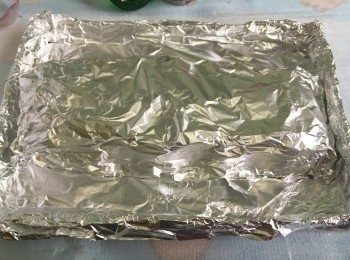 step5: 將整件豬肋排用錫紙包好，放入雪櫃醃三小時以上