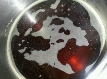 step1: 先把黃糖和水煮熔，待冷卻。