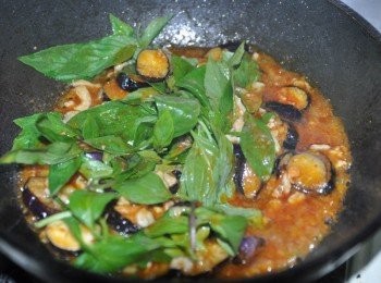 step6: 接著放入9層塔提香拌炒數下起鍋