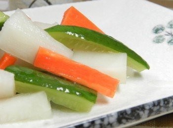 step10: 酸酸甜甜的港式泡菜，讓人忍不住一口接一口吃！