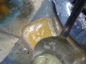 step3: 將磨出的果肉與果汁拌勻