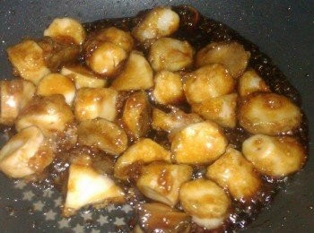 step6: 最後再將杏鮑菇快速入鍋稍微攪拌炒一下即起鍋