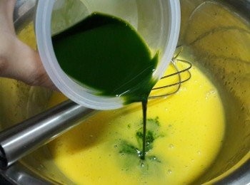 step7: 倒入斑斕精華混合均勻