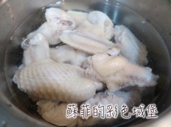 step1: 雞肉川燙後洗淨。