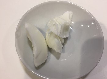 step2: 再加入固體菜油再攪拌