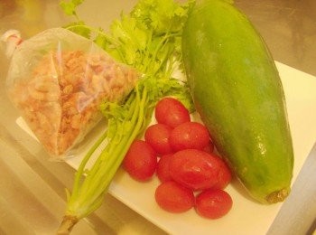 step1: 先準備好所需<span class="group_1">材料</span>