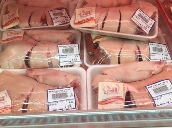 step1: 洗乾淨新鮮買來の豬腳