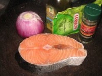 step1: 準備好三文魚等原料