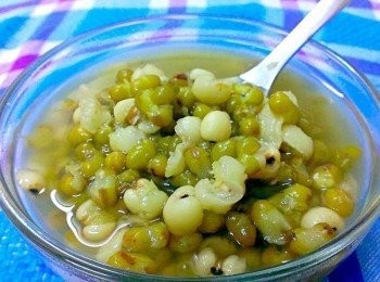 step6: 外鍋一杯水等他跳起來悶一下~加入二砂調自己喜歡甜度就可以囉~( 也試過冰糖還是覺的二砂比較對味~)