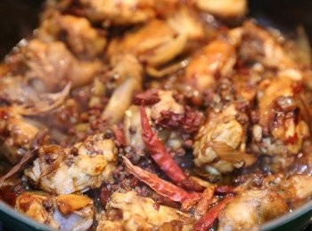 step8: 加入<span class="group_3">調味</span>略煮片刻