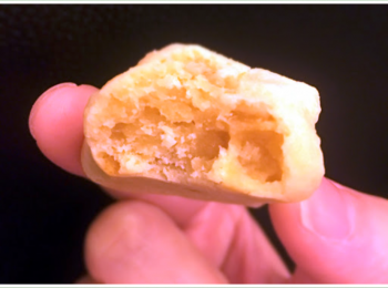 step5: 焗爐預熱160度，焗12-15分鐘。

咬開一半～
我落好多橙皮，所以食落好香，好煙勒！