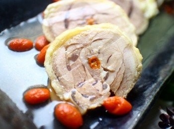 step9: 迷人的紹興酒香裡,有著當歸獨特的香氣及枸杞淡淡的甜味,不只土雞肉質鮮美,色香味俱全,也適合當宴客菜。