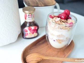 step5: 隔天就可以當早餐吃囉！ 加水果麥片或者脆片都很好吃喔～！