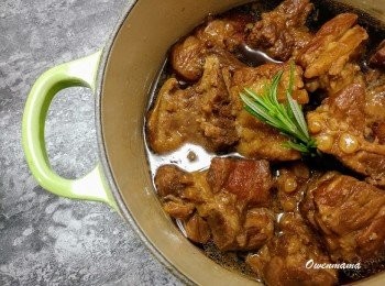 step5: 試味及加適量生抽及砂糖調味， 再煮滾便完成。
(爐具火力及煲具均會影響炆煮時間， 請自行調較。)