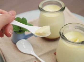 step12: 完美滑嫩口感怎麼不叫人喜歡!!!自己製作布丁簡單美味不用擔心加了奇怪的東西。底部的焦糖更是增加了布丁鮮美的味道呢 ❤