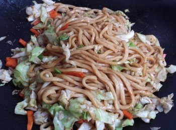 step3: 再加入<span class="group_2">調味</span>料炒勻