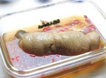 step8: 冰鎮浸泡一晚的醉雞腿,肉質Q彈又嚐得到迷人的酒香。