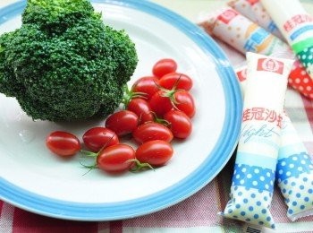 step3: 備料: 綠花椰、新鮮小蕃茄