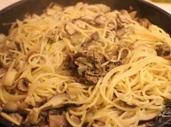 step8: 最後加埋白松露醬拌勻, 食得!