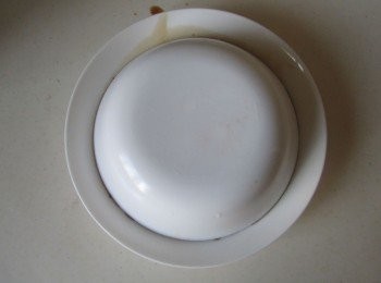 step17: 拿出來後倒扣， 盤在下面；完成。