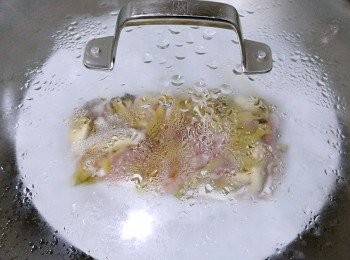 step4: 水滾。。。放入。。。大火蒸7-8分鐘。。。取出!