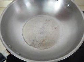 step7: 熱鍋加入2調羹花生油爆香