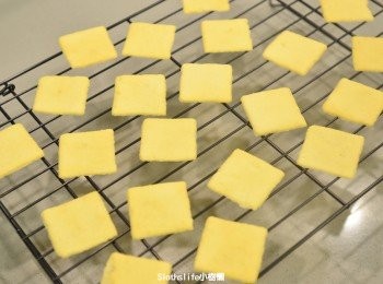 step6: 烤箱150度預熱10分鐘烤25分鐘取出後放涼