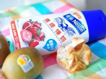 step12: 全新聰明開口設計，讓你更精準的調整用量，由100%優質牛奶製成，健康又美味。風味香濃，擁有豐富蛋白質~ 不能錯過的香濃甜蜜好滋味，快跟我ㄧ起動手做吧!