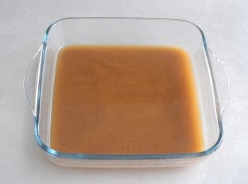 step2: 將<span class="group_2">調味料</span>拌勻，倒入大盤內