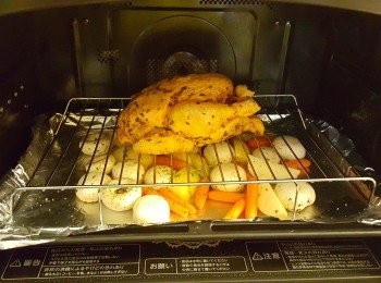 step5: 水波爐，Hybird 200度20分鐘，反轉雞再烤3分鐘即可。