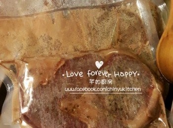 step4: 牛扒從煮食袋取出, 印乾水份