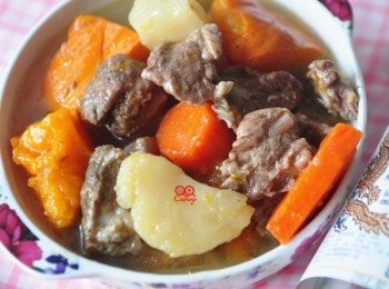 step4: 充滿酒香的燉牛肉料理，連湯汁都非常美味!
