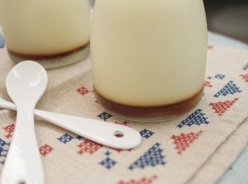 step11: 用鑄鐵鍋悶煮出來的布丁比較沒有小氣泡耶 ❤