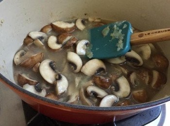 step8: 關蓋煮至滾起，湯呈杰身 (約5分鐘)