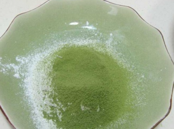 step1: 低筋粉和抹茶粉過篩。